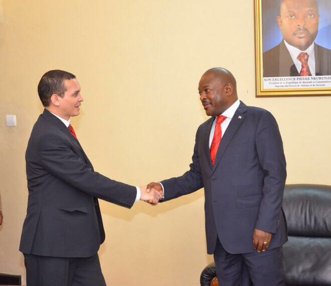 Viceministro Reinaldo Bolívar y Pierre Nkurunziza Presidente de Burundi