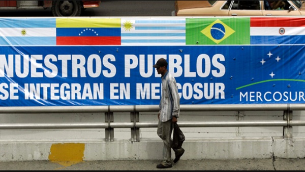 Cartel del Mercosur en Caracas lugar donde se firmó el Protocolo de Adhesión de Venezuela al Mercosur en 2006