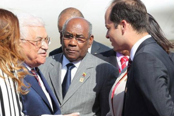 El presidente de Palestina Mahmud Abás es recibido por el Vice Presidente Aristóbulo Istúriz a su arribo a la Isla de Margarita
