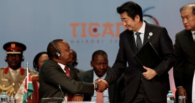 El presidente japones Shinzo Abe con sus homólogos africanos