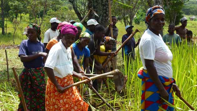 Angola, pueblo de familias agricolas.