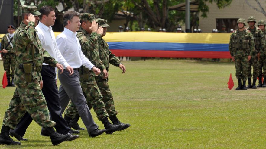 El presidente colombiano, Juan Manuel Santos, durante su visita a una base militar en Tolemaida, en el suroeste de Colombia