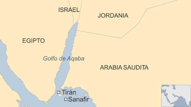 Las islas tienen una situación estratégica, en la desembocadura del Golfo de Aqaba, donde Israel y Jordania cuentan con puertos importantes