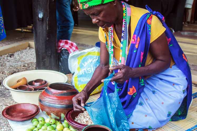 La provincia sudafricana de Limpopo (norte) se prepara hoy para recibir altos volúmenes de visitantes durante la 12 edición del Festival Anual de la Marula, del 23 de febrero al 4 de marzo próximos.