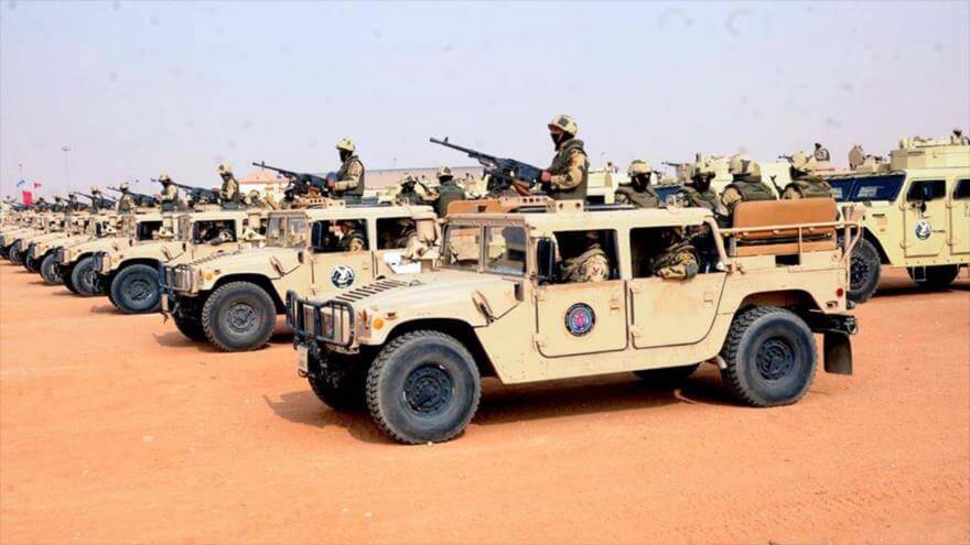 Fuerzas terrestres del Ejército egipcio en la base de Al-Arish, en la península egipcia del Sinaí (noreste).