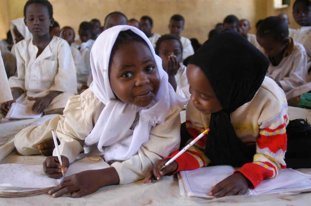 Zimbabwe espera dar a conocer los logros educacionales del país y dinamizar su sistema educativo