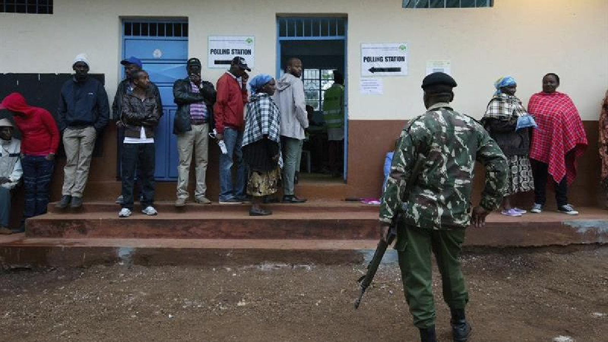 En los comicios sólo competirán Kenyatta y Odinga, los dos aspirantes punteros en los comicios anulados