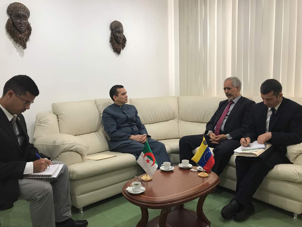 Viceministro Reinaldo Bolívar y Embajador Ghaouti