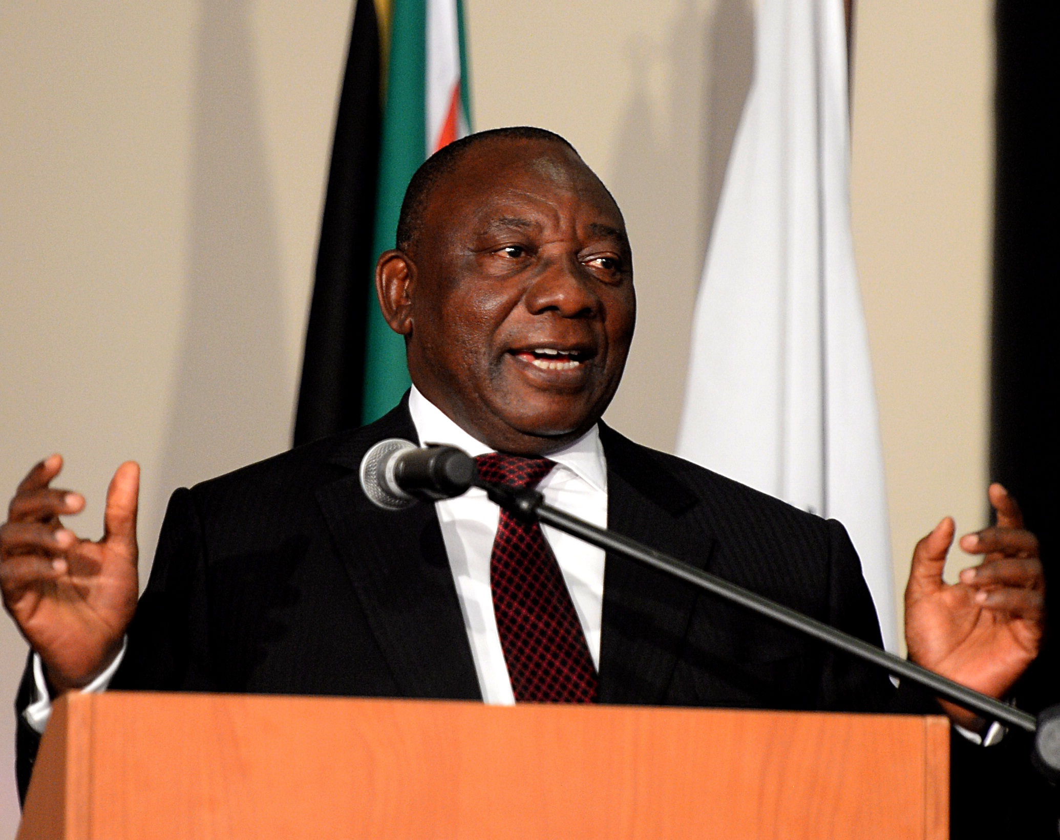 Ramaphosa manifestó que desea crear espacios abiertos para que los jóvenes se desarrollen