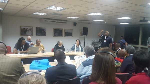 Los representantes internacionales también plantearon la producción de contenidos informativos en varios idiomas