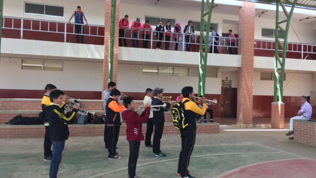 La escuela de Vallegrande ahora se llama Ernesto "Che" Guevara | LUIS VELASCO / BBC MUNDO