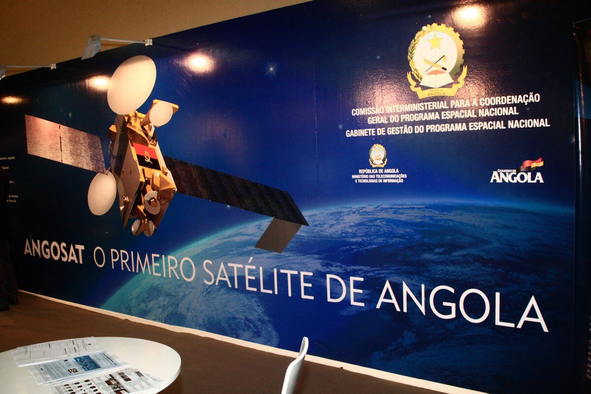 Satélite angoleño