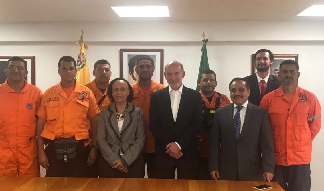 Embajadora Urbaneja con la Fuerza de Tarea Humanitaria Simón Bolívar