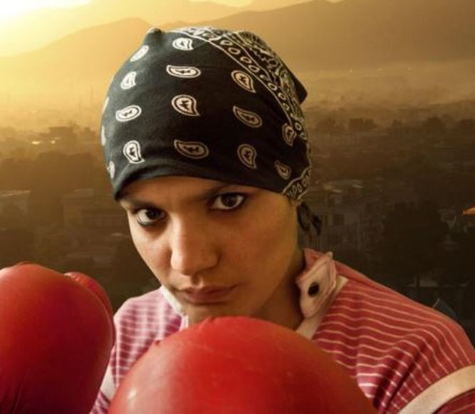 Las egipcias además de bellas saben golpear duro