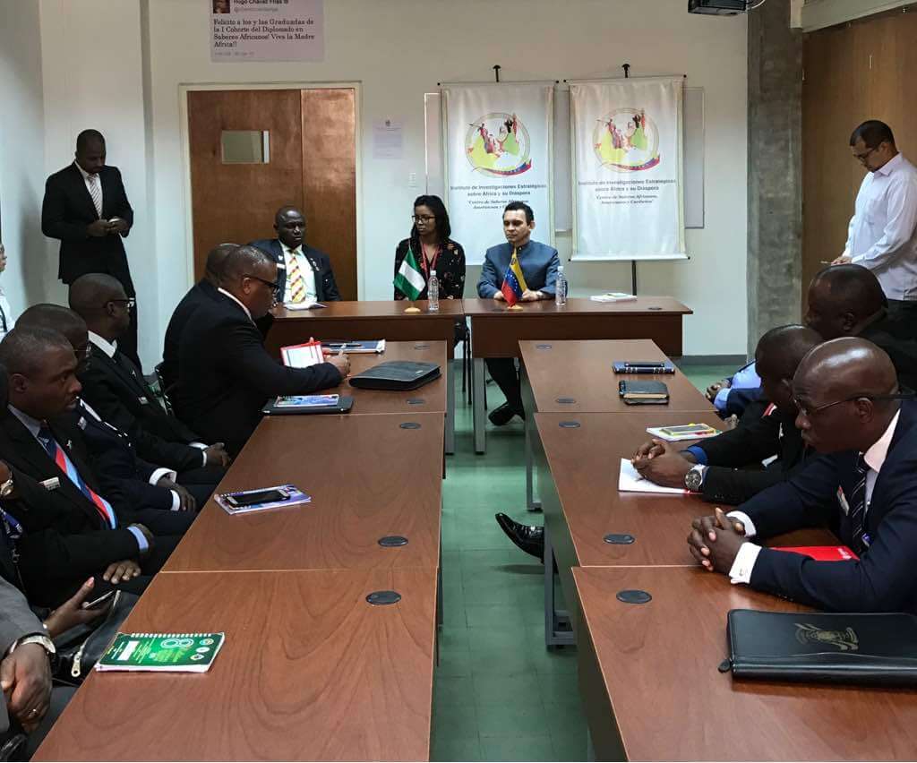 Delegación de Nigeria reunidos en el Centro de Saberes Africanos Americanos y Caribeños