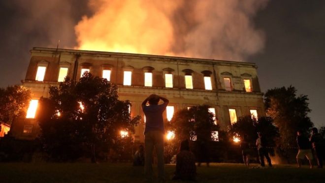 Indignación y tristeza ha generado el incendio en el Museo Nacional de Río de Janeiro