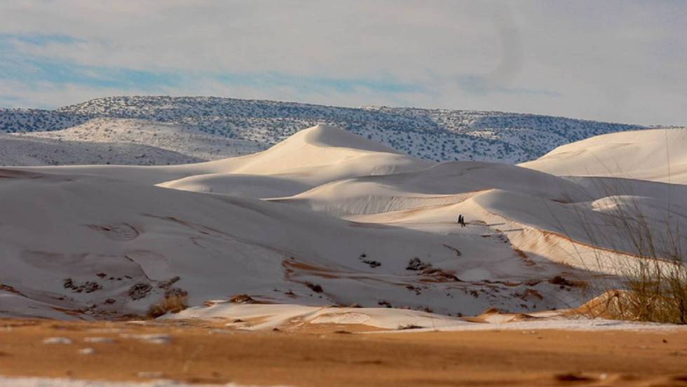 Dunas nevadas en Ain Sefra Argelia