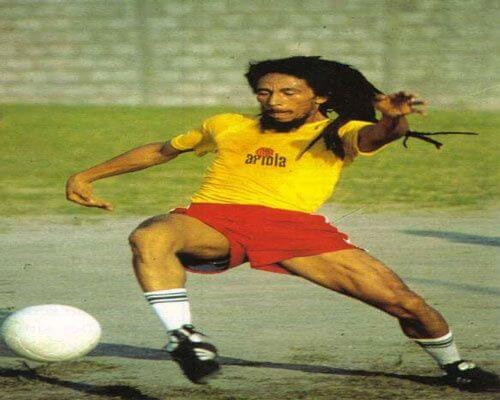 Jugando Fútbol