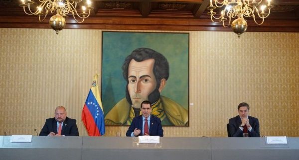 Arreaza Cuba y Turquía atenderán a pacientes venezolanos que esperan por trasplantes médicos