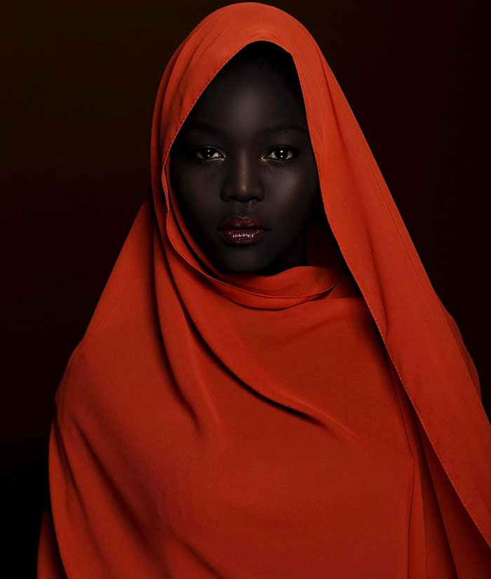 La joven modelo africana revoluciona el modelaje