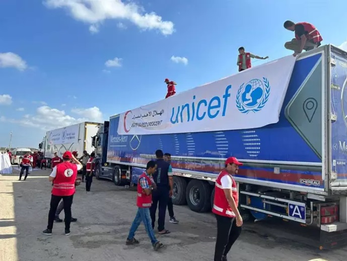 Ayuda humanitaria a la espera de entrar en Gaza