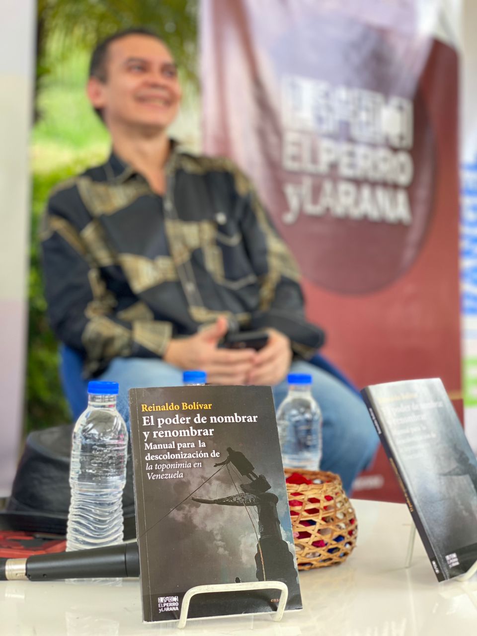 Reinaldo Bolívar y su más reciente libro