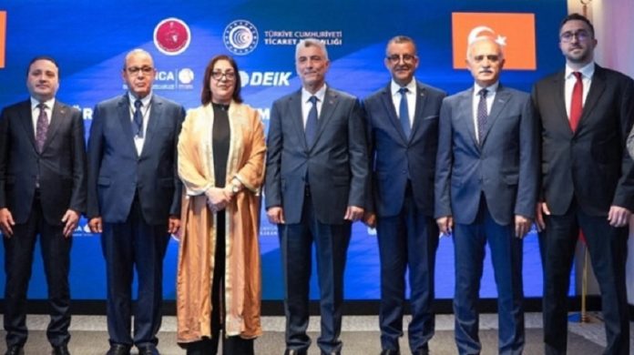 Autoridades tunecinas y turcas reunidas en conversaciones para la cooperación económica