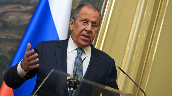 Ministro de Relaciones Exteriores de Rusia, Sergey Lavrov, en una conferencia de prensa conjunta después de recibir al ministro de Relaciones Exteriores de Egipto, Badr Abdelatty, en Moscú.