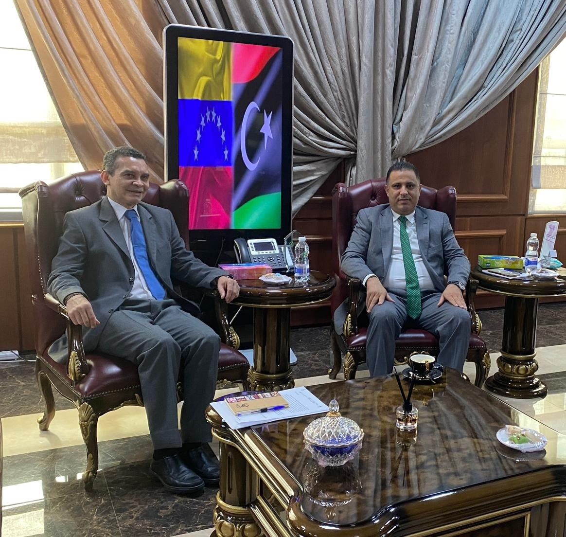  Los embajadores de la República Bolivariana de Venezuela, Reinaldo Bolívar y del Estado de Libia, Mustapha Gdara, residentes en Túnez