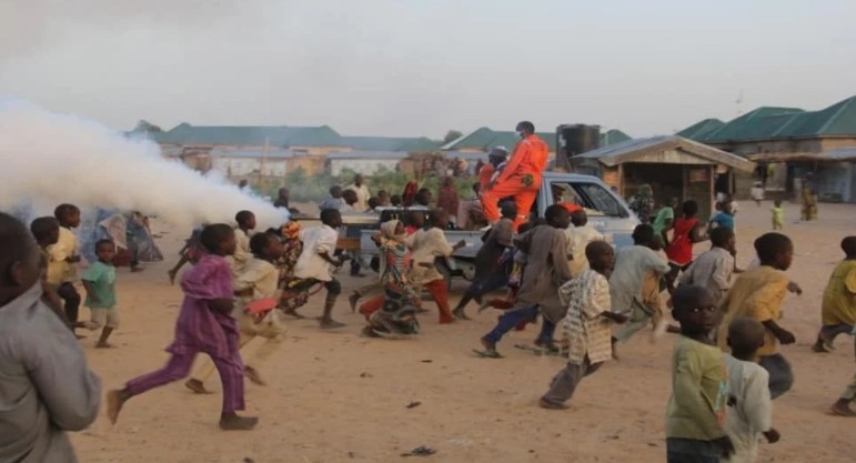Una fuente médica del hospital informó que cinco cadáveres, cuetro mujeres y una niña, fueron trasladados al centro junto a siete heridos / Foto: AFP