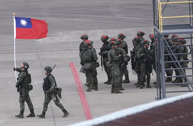 Militares de Taiwán / Foto: © AP / ChiangYing-ying