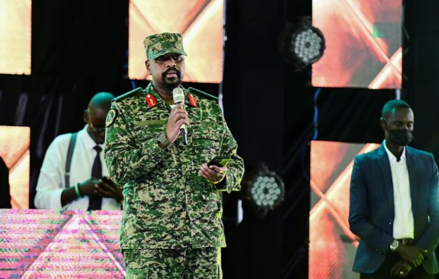 El teniente general Muhoozi Kainerugaba, hijo del presidente de Uganda, Yoweri Museveni / Foto: Reuters/Abubaker Lubowa - Derechos de licencia de compra