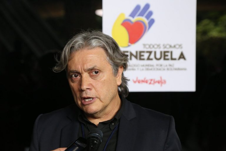 Alejandro Navarro senador de Chile