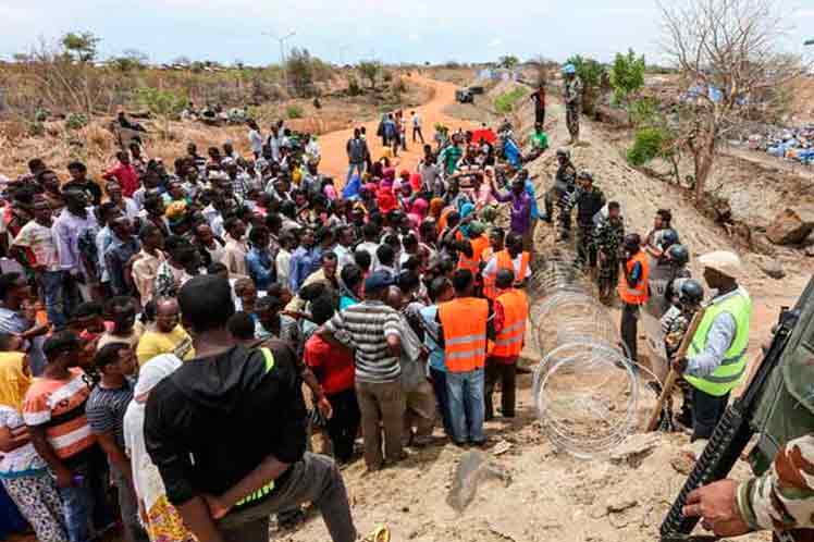 Desplazados sursudaneses llegan a la frontera de Sudán tras violencia en el Alto Nilo