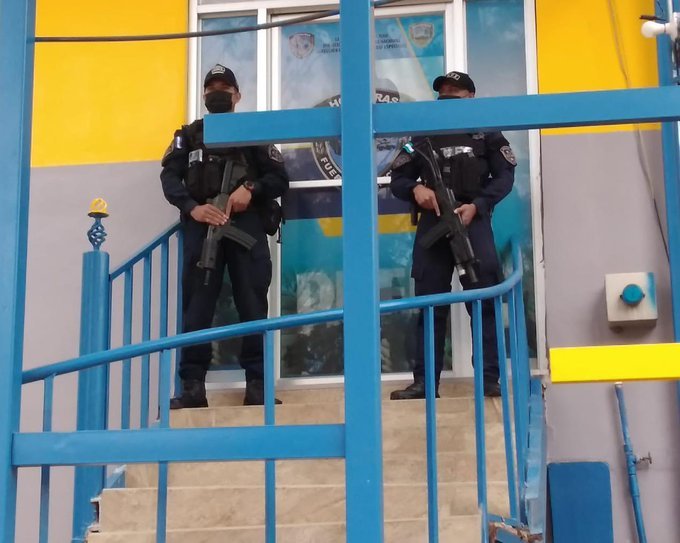 Agentes del Comando de Operaciones Especiales (COE) de la Policía Nacional de Honduras