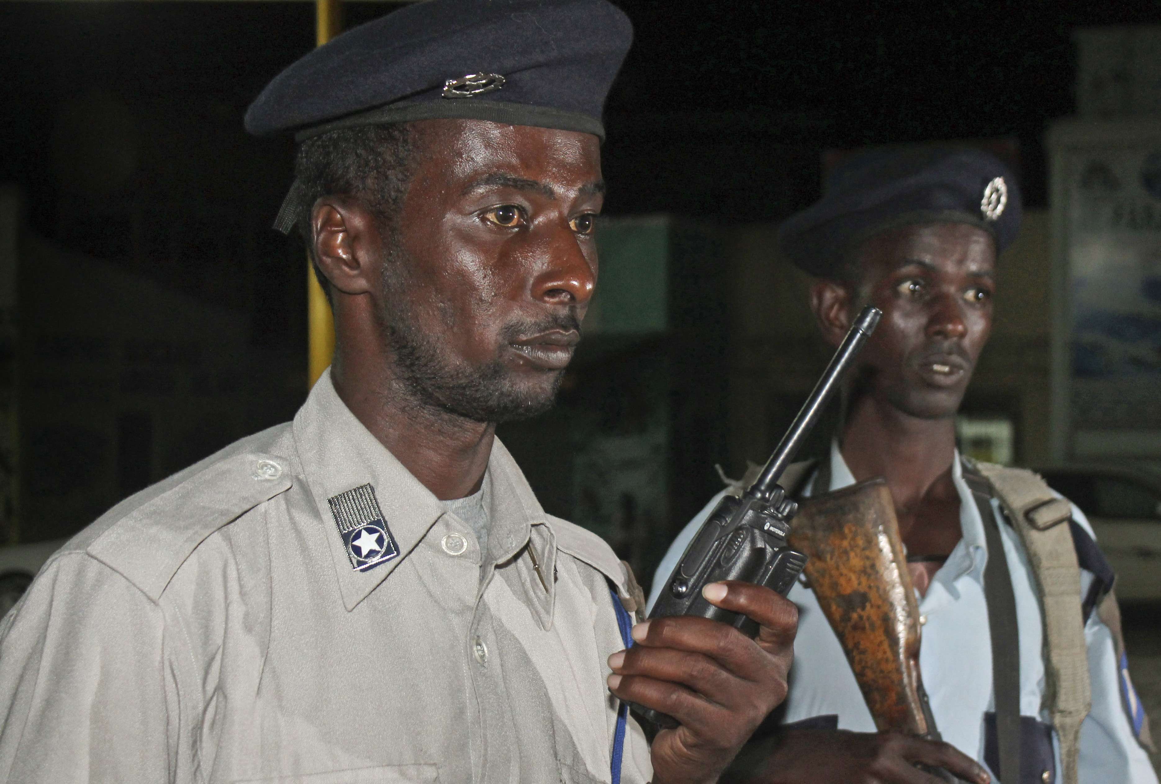 La Unión Europea cancelará los salarios de la policía de Somalia