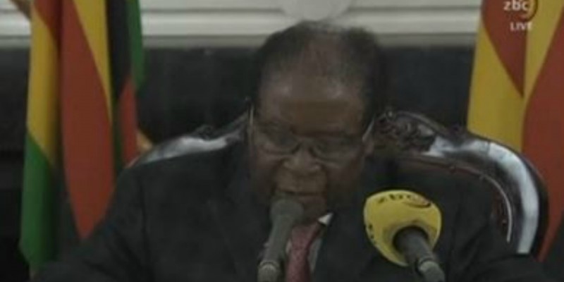 Mugabe anunció su renuncia