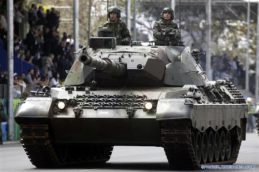 Algunos sectores consideran que la intención de Bolsonaro es amedrentar al Congreso Nacional con el alarde de blindados