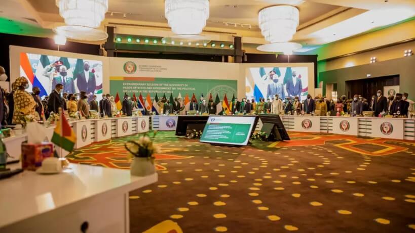 Líderes regionales de África occidental impusieron nuevas sanciones a Malí, luego de que la junta militar anunciara el aplazamiento de las elecciones presidenciales. © Reuters