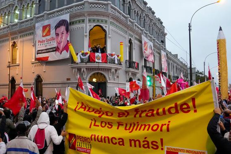 casi todos los expertos en la materia mencionan que los argumentos de las nulidades carecen de fundamento legal