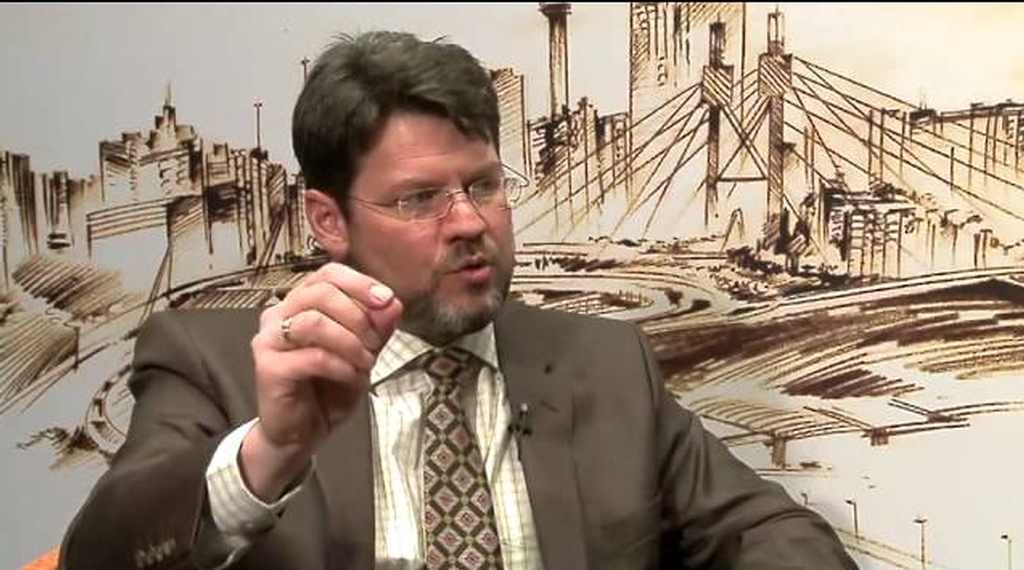  El Viceministro de Justicia sudafricano, Andries Nel