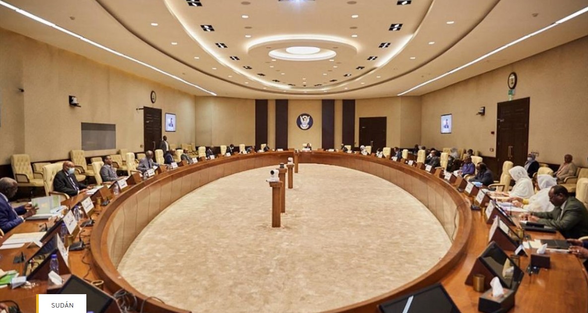 La decisión se produjo dos meses después de una visita de la entonces fiscal de la Corte Penal Internacional Fatou Bensouda a Jartum y Darfur